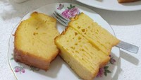 Bolu Suri disebut mirip dengan bika ambon asal Medan. Namun perbedaan kedua bolu itu terletak pada bahan, tekstur, dan rasanya. (Foto: Instagram/@mike_ibunasyafa)