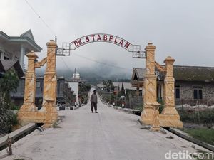 Merapi Erupsi, Warga Desa Tlogolele Boyolali Ronda Malam