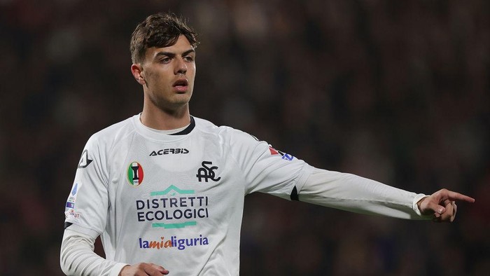 LA SPEZIA, ITALY - MARCH 11: Daniel Maldini of Spezia Calcio gestures during the Serie A match between Spezia Calcio and FC Internazionale at Stadio Alberto Picco on March 11, 2023 in La Spezia, Italy.  (Photo by Gabriele Maltinti/Getty Images)