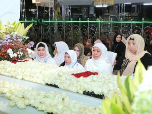 Pesan Mendalam Gubernur Khofifah di Haul Agung ke-546 Sunan Ampel