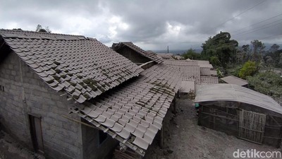 Potret Dampak Hujan Abu Erupsi Gunung Merapi di Magelang