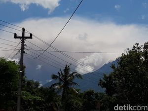 Warga Klakah Boyolali saat Merapi Erupsi: Langit Semula Cerah Nggak Kelihatan