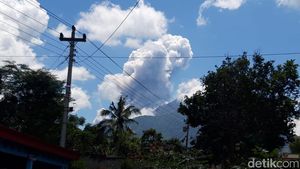 Sejumlah Desa di Boyolali Hujan Abu Imbas Erupsi Gunung Merapi