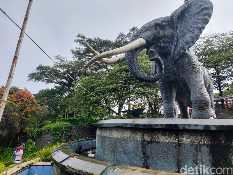 Jejak Kejayaan Wisata Kampung Gajah di Utara Bandung.