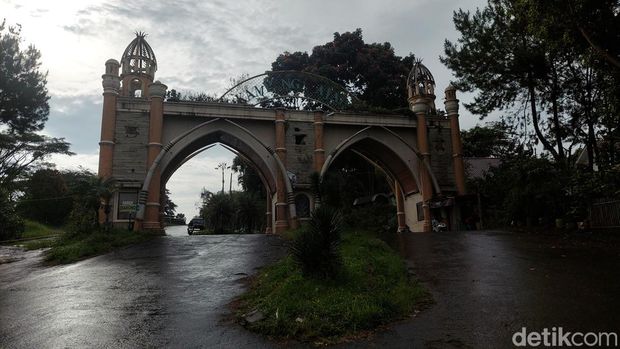Jejak Kejayaan Wisata Kampung Gajah di Utara Bandung.