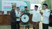 Sebelumnya, pelatihan tersebut telah dilaksanakan di enam pesantren, (1) Ponpes Al-Hamidiyah Depok; (2) Al Hamid Cilangkap Jakarta Timur; (3) Ponpes Mahasina Kota Bekasi; (4) Ponpes Al-Kenaniyah Jakarta Timur; (5) Ponpes Mathlaul Anwar Linahdlatil Ulama (MALNU) Menes Pandeglang, dan; (6) Ponpes Al Mubarok Mranggen Demak. Sekretaris LAZISNU PBNU Moesafa menjelaskan, Pelatihan Santri Penggerak Pesantren Hijau adalah kegiatan lanjutan, mulai dari peluncuran Program, asesmen ke tiap pesantren, loka karya hasil asesmen, dan pelatihan nasional Penggerak Pesantren Hijau.