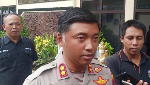 Umat Islam akan melaksanakan salat tarawih di rumah masing-masing, tanpa pengeras suara, karena bertepatan dengan Hari Raya Nyepi.