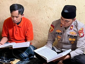 Kapolsek Setiabudi Ngaji Bareng Tahanan Jelang Ramadan