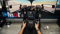 Simulator yang diadakan oleh race lab itu bertujuan untuk memberikan edukasi dan sensasi kepada pengunjung untuk merasakan mengendalikan mobil Formula 1 melalui simulator.