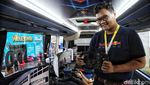 Keren! Bus Double Decker Ini Dalamnya Ada Simulator F1