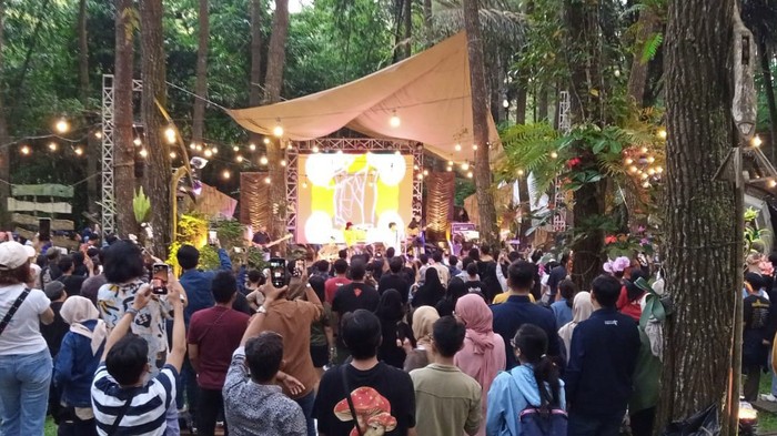 Konser Musik Biru 2023 di Borobudur Highland