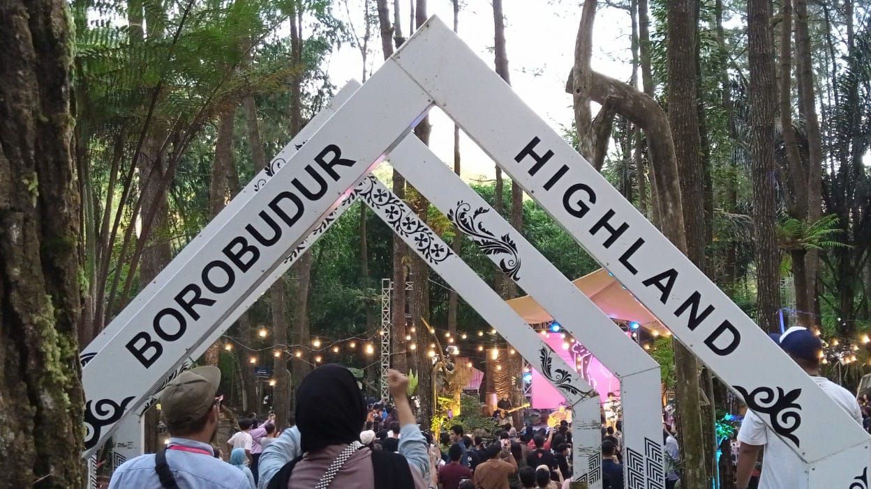 Konser Musik Biru 2023 di Borobudur Highland