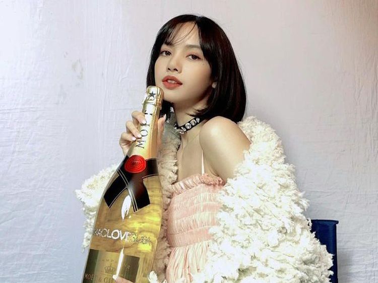Lisa BlackPink Hobi Kulineran Seusai Konser, Suka Pizza dan Champagne