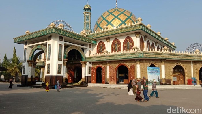 masjid syaikhona kholil bangkalan