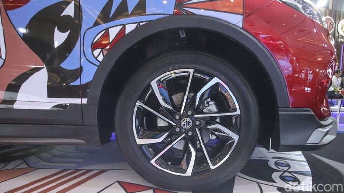 MG Motor Indonesia memamerkan Xpander dan Xpander Cross di Gaikindo Jakarta Auto Week (GJAW) 2023, Jakarta Convention Center (JCC), Senayan, Jakarta, Jumat (10/3/2023).