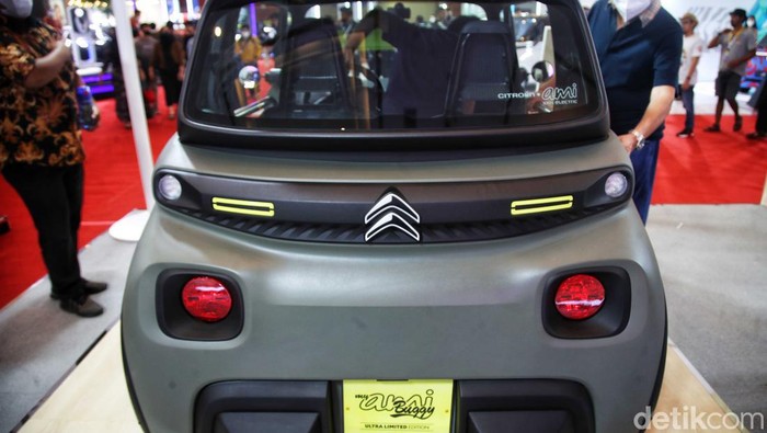 Mobil Langka dari Perancis Mejeng di GJAW 2023 Mobil listrik Citroen Ami Buggy dipamerkan di Jakarta Auto Week 2023, JCC Senayan, Sabtu (11/3/2023).Β Produsen roda empat asal Perancis, Citroen resmi mengenalkan mobil listrik Citroen Ami Buggy di Indonesia.
