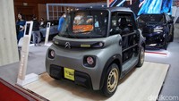Mobil listrik Citroen Ami Buggy dipamerkan di Jakarta Gaikindo Auto Week 2023, JCC Senayan, Sabtu (11/3/2023).  Produsen roda empat asal Perancis, Citroen resmi mengenalkan mobil listrik Citroen Ami Buggy di Indonesia.