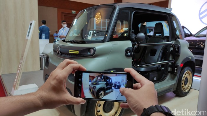 Mobil listrik super langka Citroen Ami Buggy di GJAW 2023.