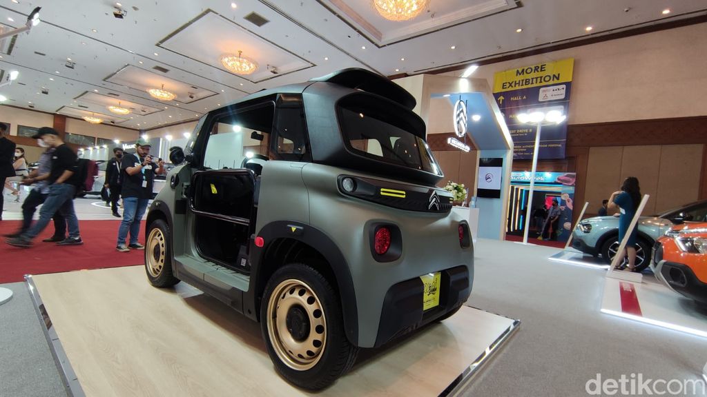 Mobil listrik super langka Citroen Ami Buggy di GJAW 2023.