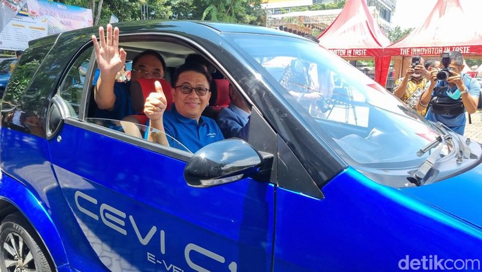 Mobil listrik UbayaMobil listrik Ubaya