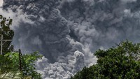 BPPTKG juga mengimbau masyarakat untuk menjauhi zona bahaya Merapi. Untuk itu, masyarakat untuk menjauh.