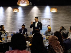 Restoran Kampoeng di Hong Kong Ramai, Sandiaga Uno Sumringah