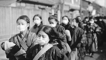 7. 1918: Tahun ini, Perang Dunia 1 mulai berakhir. Namun dimulailah bencana Flu Spanyol yang akhirnya membuat 500 juta orang di seluruh dunia terinfeksi. Virusnya menyerang sistem imun dan banyak anak muda meninggal dunia. Diperkirakan, korban mencapai 25 sampai 50 juta orang. Foto: BBC World