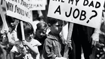 6. 1929: Pada tahun ini, pasar saham Amerika Serikat rontok setelah sebelumnya pasar saham Inggris mengalami hal yang sama. Banyak bank kolaps dan uang nasabah lenyap. Maka terjadilah krisis ekonomi yang luar biasa. Kemiskinan merajalela, pengangguran di mana-mana dan orang-orang pun kelaparan. Foto: Listverse