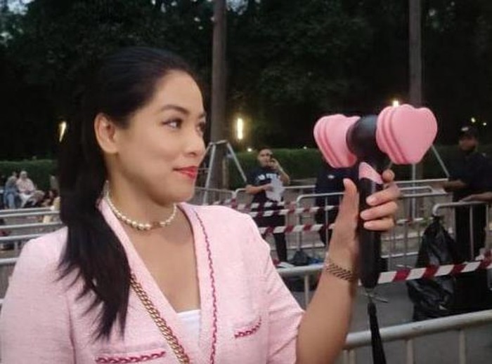 Titi Kamal di Konser BLACKPINK