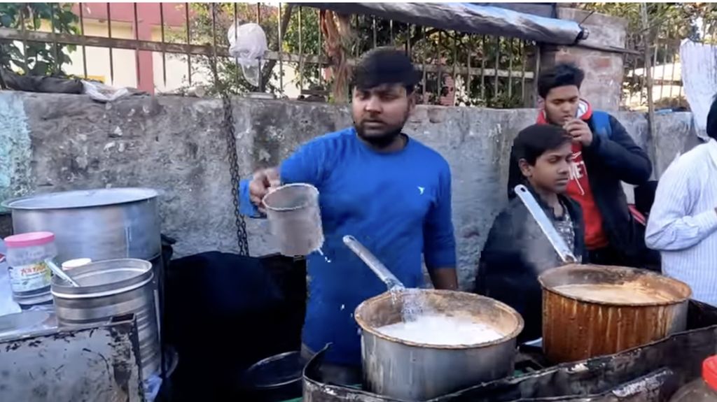 YouTuber Sebut Inilah Minuman Kaki Lima Paling Enak di India