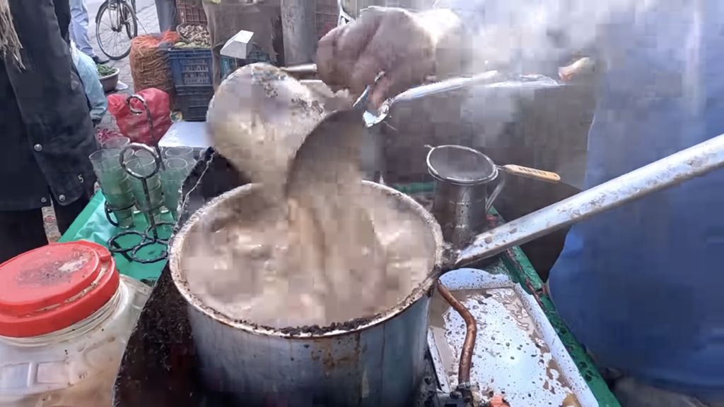 YouTuber Sebut Inilah Minuman Kaki Lima Paling Enak di India