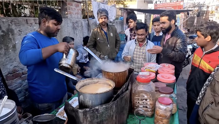 YouTuber Sebut Inilah Minuman Kaki Lima Paling Enak di India