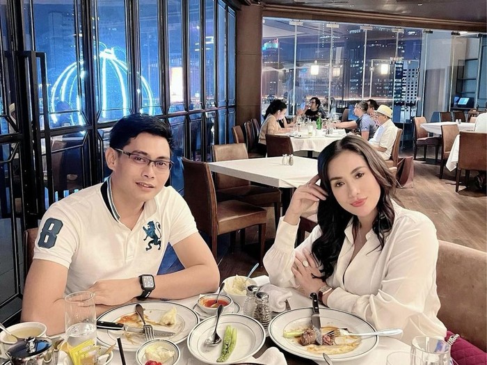 2 Resmi Menikah, Shinta Bachir dan Suami Hobi Nongkrong di Kafe