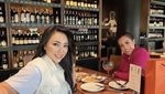 Resmi Menikah, Shinta Bachir dan Suami Hobi Nongkrong di Kafe
