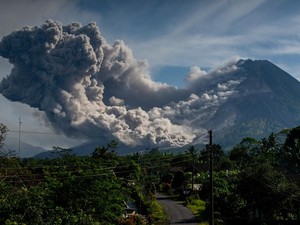 Dosen Sebar Hoaks Soal Erupsi Gunung Merapi, Kampus Unand Buka Suara