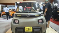 Citroën Indonesia juga menampilkan Ami Buggy, kendaraan listrik roda empat mungil yang dirancang untuk petualangan dan kebebasan bergerak dengan nuansa liburan yang menyenangkan.