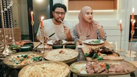 Keluarga Irish Bella tengah disorot, ketika sang suami, Ammar Zoni kembali terjerat kasus narkoba. Di Instagramnya, banyak momen seru Irish Bella dan Ammar Zoni ketika makan bersama. Foto: Instagram @_irishbella_