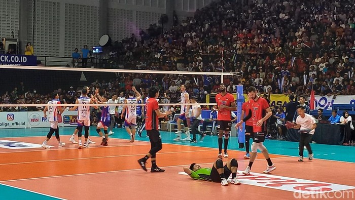 Jakarta LavAni Allo Bank melawan Jakarta STIN BIN dalam Final Four Proliga 2023 di GOR Sritex Arena, Solo, Minggu (12/3/2023).
