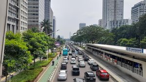 Jelang Konser BLACKPINK di GBK, Jalan Sudirman Arah Senayan Macet