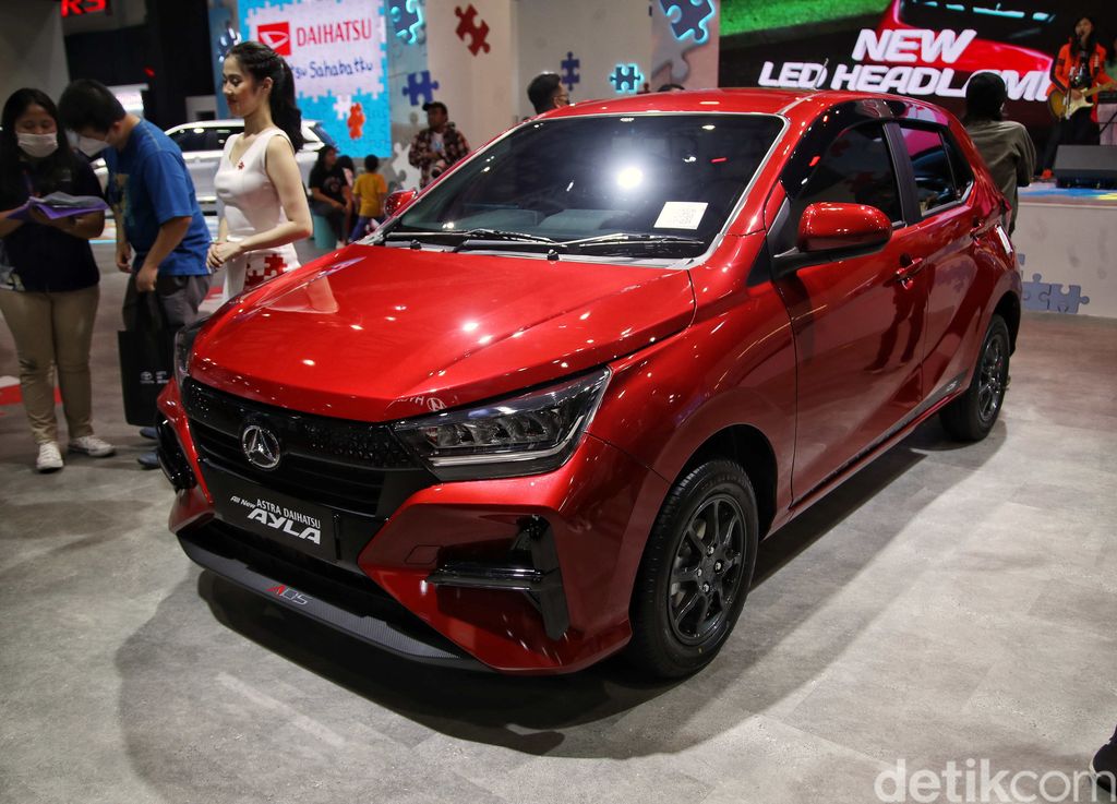 1. PT Astra Daihatsu Motor (ADM) resmi mengumumkan harga terbaru dari All New Ayla alam ajang Gaikindo Jakarta Auto Week, Jumat (10/3/2023).