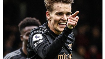 Dengan kemenangan 3-0 atas Fulham, Arsenal kembali selisih 5 poin dengan Manchester City di posisi kedua. Foto: Twitter