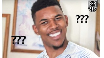 Fans Liverpool bingung sendiri karena setelah menang 7-0 atas MU, bisa-bisanya kalah dari Bournemouth yang juru kunci. Berkat kemenangan atas Liverpool, posisi Bournemouth naik. Foto: Twitter