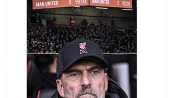 Ekspresi Jurgen Klopp melihat timnya tumbang seminggu setelah dielu elukan. Foto: Twitter
