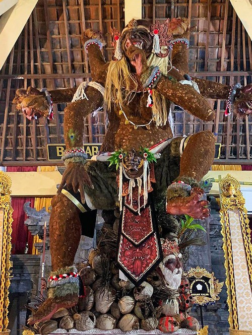 Ogoh-ogoh ramah lingkungan dengan tema Nyuh Brahma yang dibuat oleh Sekaa Teruna Werdhi Santhi Bhuana Banjar Dinas Kaler, Desa Padangbai, Kecamatan Manggis, Kabupaten Karangasem.