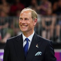 Pangeran Edward memiliki kekayaan bersih US$ 10 juta atau sekitar Rp 180 miliar. Pangeran Edward merupakan adik bungsu dari Raja Charles. Foto: Instagram @theroyalfamily