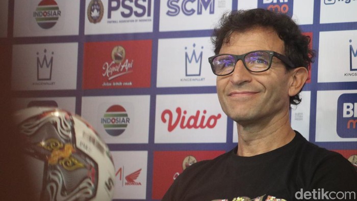 Pelatih Persib Bandung, Luis Milla.
