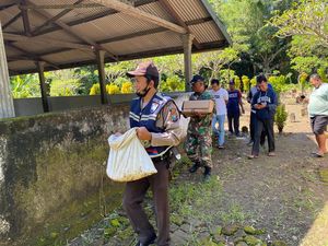 Kagetnya Tukang Gali Kubur di Kediri Temukan Ratusan Amunisi di Pemakaman
