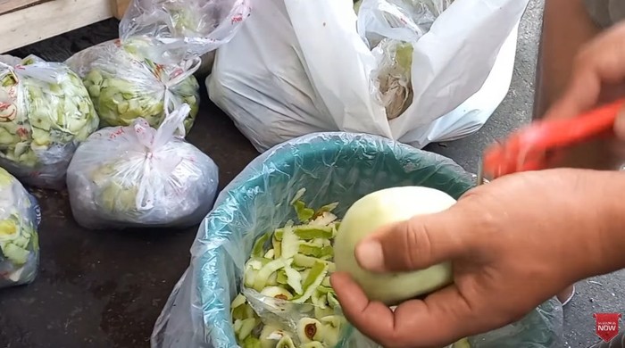 Laris! 5 Pedagang Ini Jual Puluhan Kilogram Makanan Dalam Hitungan Jam