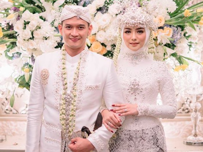 Pernikahan Adat Sunda Citra Kirana dan Rezky Aditya