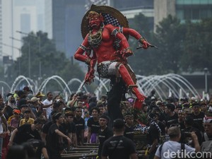 Ogoh-ogoh Jelang Nyepi Jadi Ajang Kekompakan Masyarakat Hindu di Jakarta